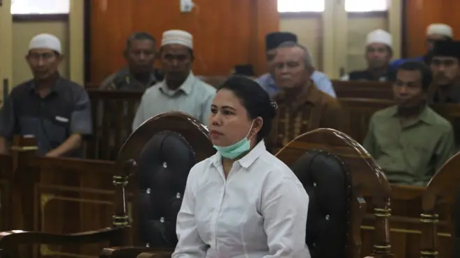Meliana divonis satu tahun enam bulan penjara terkait kasus penistaan agama yang dianggap memicu kerusuhan bernuansa SARA di Tanjung Balai, akhir Juli 2016.