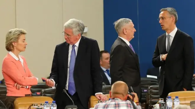 ناټو: باید پاکستان کې د وسلوالو پټنځیو ته پام وشي