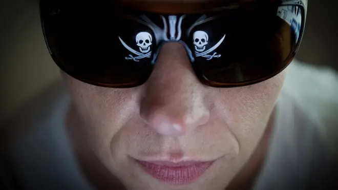 "Мы уверены, учитывая масштаб и и сложность этих атак, что санкционировать эти действия могли только высшие российские государственные лица", - говорится в заявлении американской разведки