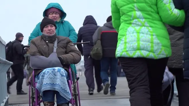 Щодна міст у Станиці Луганській перетинають 10 тис. людей