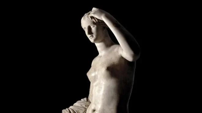 Статуя Венеры была продана Британскому музею в 1805 году