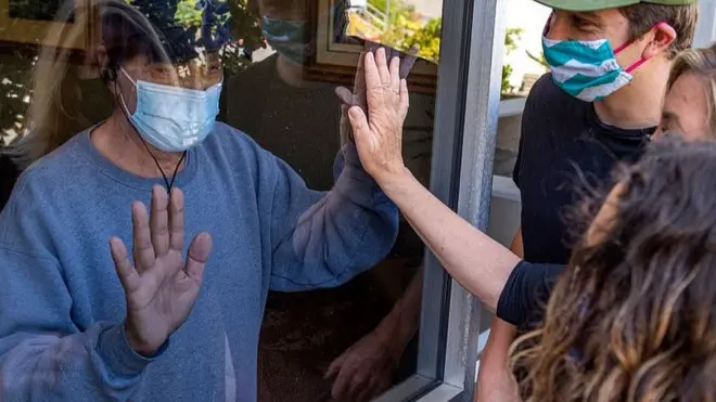 В США больше 855 тыс. заболевших. Но доступ к медицине напрямую зависит от финансовой обеспеченности человека