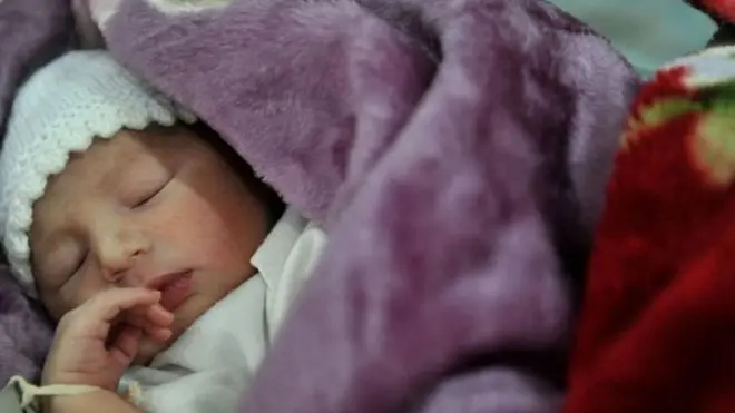 أجهزة المراقبة تقيس معدل ضربات القلب والتنفس أثناء النوم