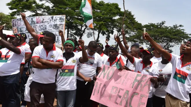 Ndị ọnụ na-eru n'okwu na-enye iwu ka ewepụ Biafra n'akwụkwọ oyiegwu.