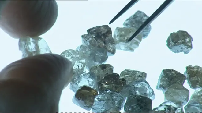 ألماس يتم صقله