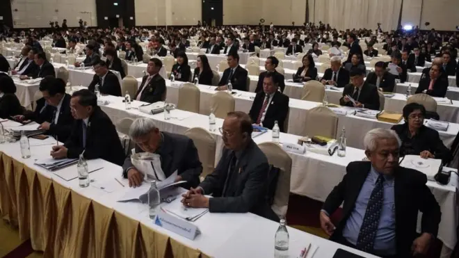 เมื่อเดือน มี.ค. 2561 ผู้แทนจากพรรคการเมือง 55 พรรค ร่วมการประชุมชี้แจงแนวทางดำเนินกิจการพรรคการเมืองจาก กกต.