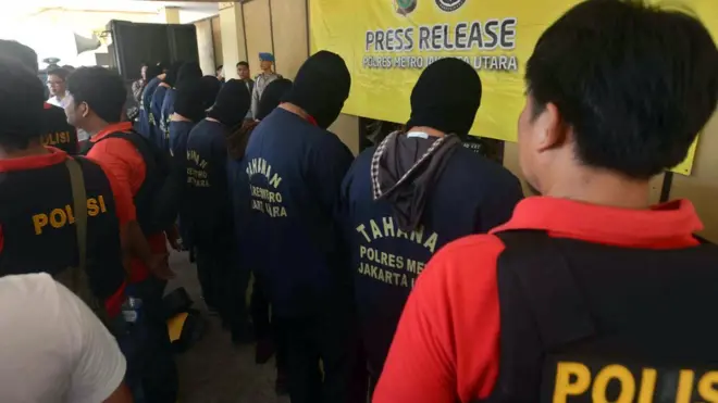 القانون الأندونيسي لا يحظر المثلية الجنسية ولكنه يعاقب بصرامة على الإباحية