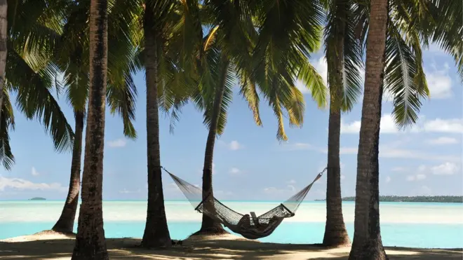 Hamaca en una playa paradisíaca