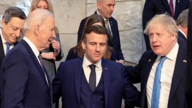 بائیڈن، میکخواں، جانسن