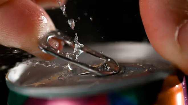 El abridor de latas fue inventado por Ermal Fraze en 1963.