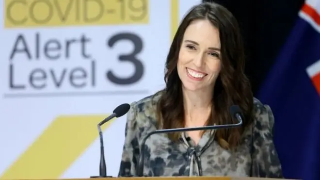 PM Ardern banyak dipuji atas langkahnya menangani Covid-19.