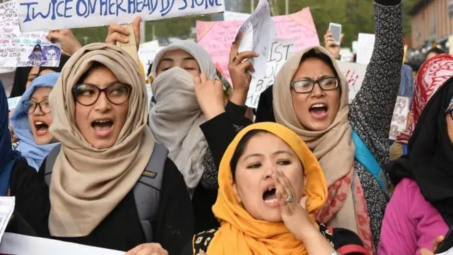 यौन उत्पीड़न के ख़िलाफ़ सड़क पर महिलाएं