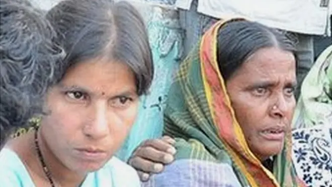 బాధితుల కుటుంబ సభ్యులకు దళిత, ప్రజాసంఘాల కార్యకర్తల పరామర్శ