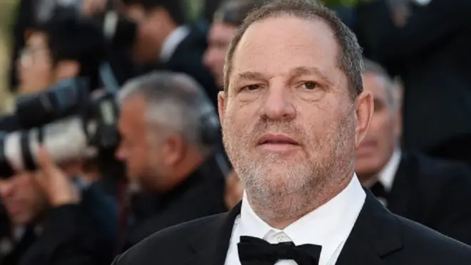 Harvey Weinstein pendiri rumah produksi Weinstein Company dituduh telah melakukan pelecehan seksual terhadap sejumlah staf perempuan selama hampir tiga dasawarsa.