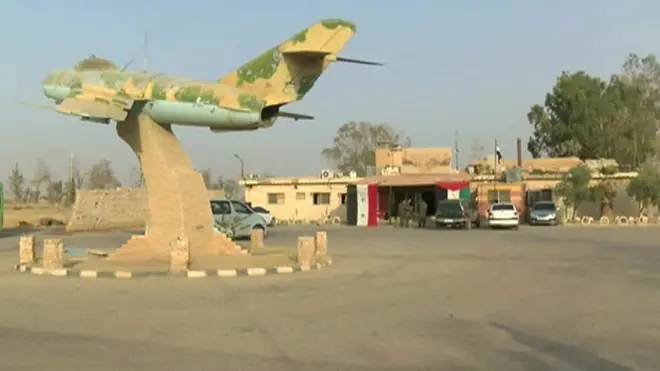 مطار دير الزور العسكري