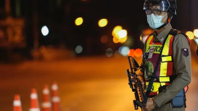 ตำรวจตั้งด่าน