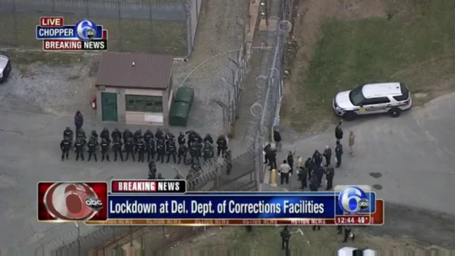 К тюрьме стянули подкрепление, доступ ко всем тюрьмам штата Делавэр заблокирован