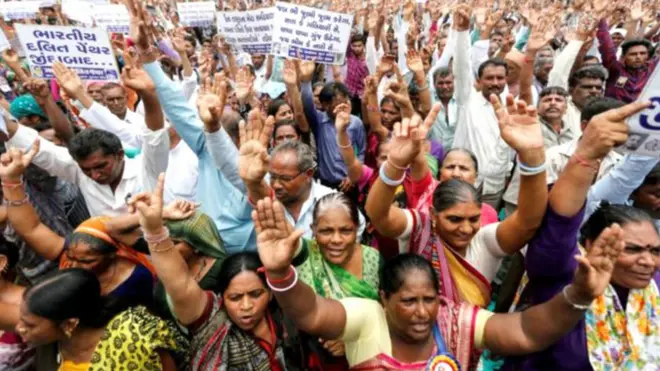 කුල පීඩනයට එරෙහිව 'දලිත්' පාගමනක්