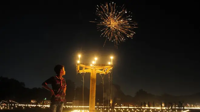 دیوالی کو روشنیوں کا تیوہار کہا جاتا ہے۔