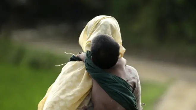 د اګسټ له ۲۵ وروسته ډېرې روهینګیا مېرمنې او ماشومان له میانمار وتلي.