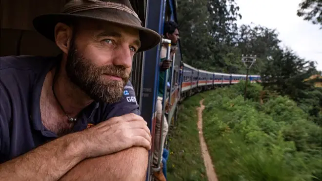 Thor, ahora de 44 años de edad, trabajaba en transporte y logística antes de salir de viaje.