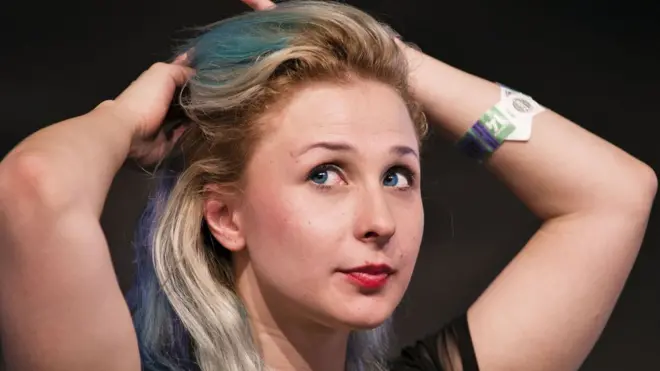 Алехина на суде настаивала, что проводила художественную акцию и не хотела помешать людям заходить в здание ФСБ