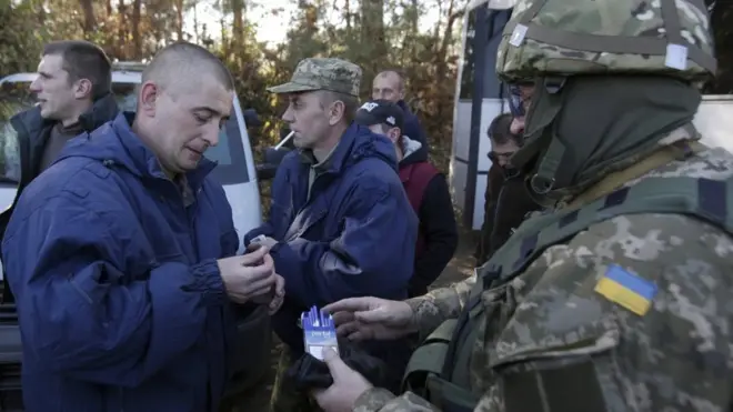 Звільнені з полону військові, жовтень 2015 року