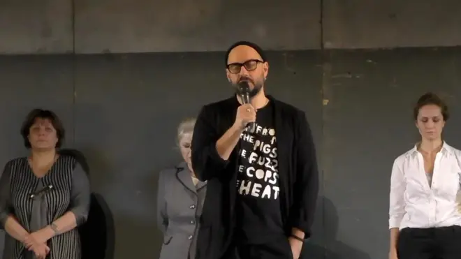 В России прошла акция поддержки фигурантов дела "Седьмой студии" и бывшего директора "Гоголь-центра" Алексея Малобродского.