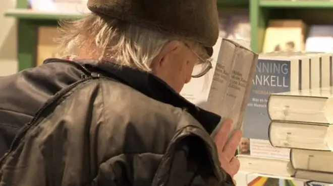 Спеціальне видання з примітками Mein Kampf добре продається з того моменту, як книгу Адольфа Гітлера віддрукували минулого року.