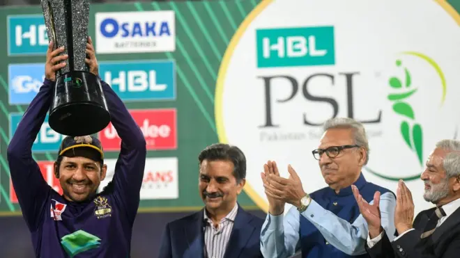 احسان مانی نے کہا کہ انہیں یہ پیغام بھی آیا کہ پاکستان میں پی ایس ایل کے میچز کرانے کا ارادہ ترک کر دیں اور پورا ایونٹ متحدہ عرب امارات میں ہی کرا دیں