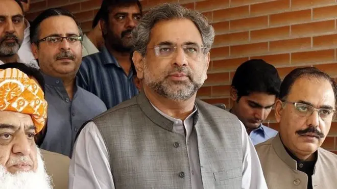 د پاکستان منځ مهالی لومړی وزیر