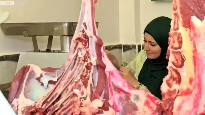 طبيبات بيطريات يفتتحن محلا للجزارة