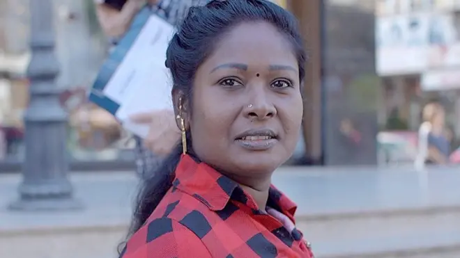 الأزمة الاقتصادية التي يعانيها لبنان تلقي بثقلها على العمال الأجانب، فبسبب عدم توافر الدولار باتوا غير قادرين على إرسال الأموال إلى بلدانهم لذا قرّر كثيرون منهم المغادرة.