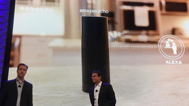 Amazon Echo позволяет общаться с виртуальной помощницей Алексой