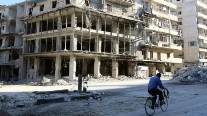 گذشتہ ماہ حلب میں باغیوں کے زیر کنٹرول علاقے میں لڑائیوں میں 2700 افراد ہلاک ہوئے ہیں۔