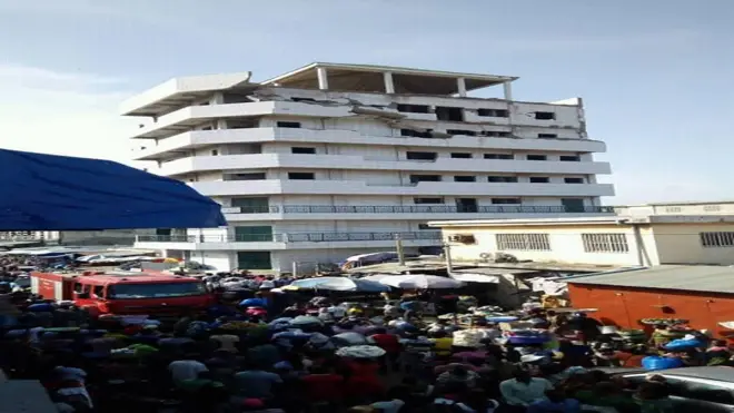 Une partie de l'immeuble s'est effondrée faisant des victimes