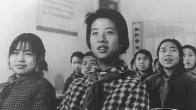 1973年黄帅（中）事件的当事人逝世，社交网络上的评论说她是"一个时代的符号"