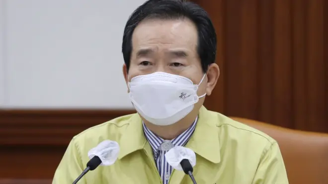 정세균 국무총리가 1일 오후 서울 세종로 정부서울청사에서 열린 코로나19 대응 중앙재난안전대책본부회의에서 모두발언을 하고 있다