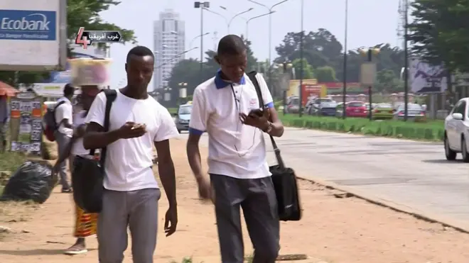 منظمة تجمع الهواتف المستعملة لاعادة تدويرها في أبيدجان