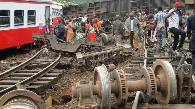Поезд сошел с рельсов на участке железной дороги между столицей страны Яунде в городом Дуала