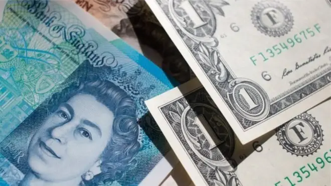 سایمن کربي وايي، له اروپایي ټولنې د وتلو لپاره د ټولپوښتنې یو تر ټولو لوی اقتصادي اغېز د پونډ ارزښت ټیټېدل دي