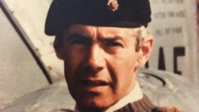 Geoffrey Cardozo era capitán del ejército británico durante la guerra. Habla español fluido. Cree que todos los soldados, más allá de la bandera, "hablan el mismo lenguaje".