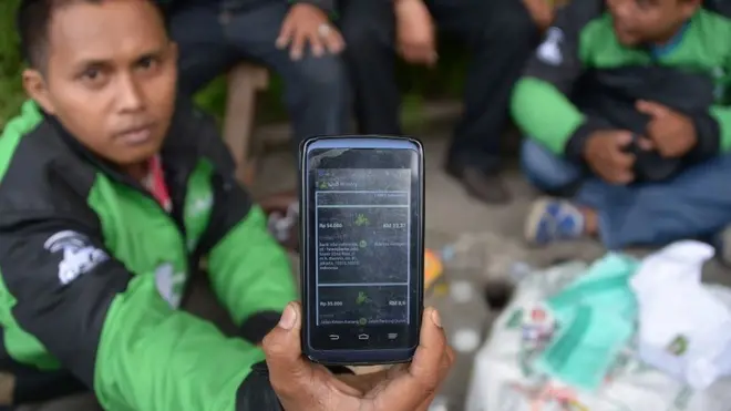 Taksi online hanya dibolehkan beroperasi di wilayah operasinya.