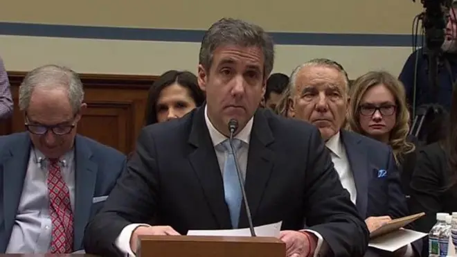 ترامب "عنصري ومخادع"