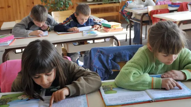 Deca će ići u školu, ali možda ne iz svoje kuće