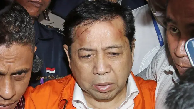 Setelah mengalami kecelakaan lalu lintas, Setya Novanto khirnya ditahan KPK dengan status tersangka yang kedua kalinya.