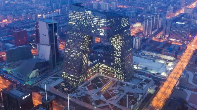 中国中央电视台，与中央人民广播电台和中国国际广播电台一起，合并成中央广播电视总台，对外为“中国之声”