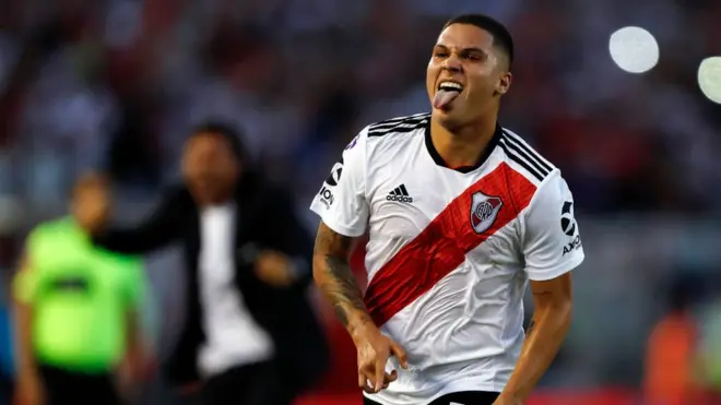 El colombiano Juan Fernando Quintero está entre los nominados al autor del mejor gol de la temporada 2018-2019.
