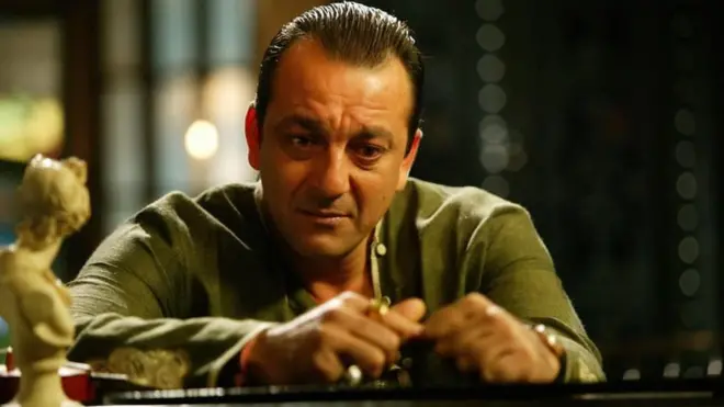 Sanjay Dutt ayaa laga helay kansarka sambabbada