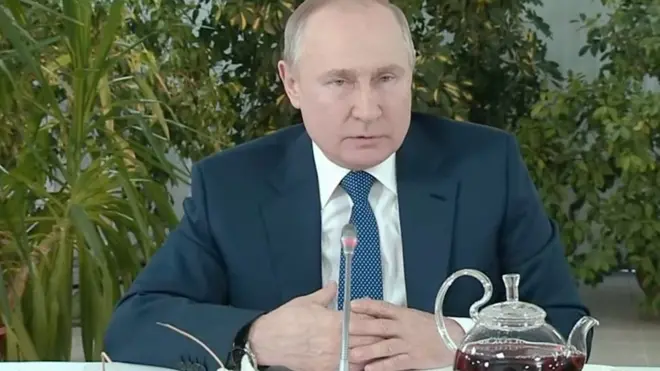 Путин о военном положении, призывниках и бесполетной зоне над Украиной